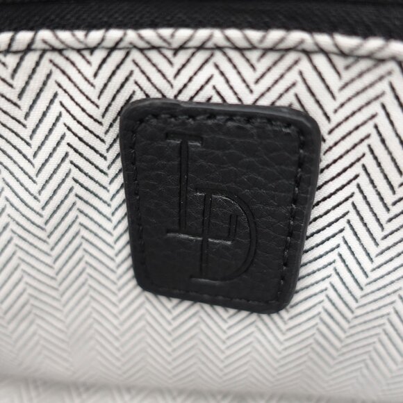 Black Convertible Chain Shoulder Bag Like Dreams - Picture 6 of 8